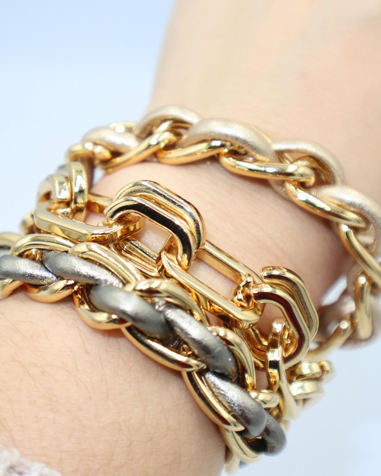 EMILIA KIPPER BRASS AND LEATHER THIN BRAIDED BRACELET