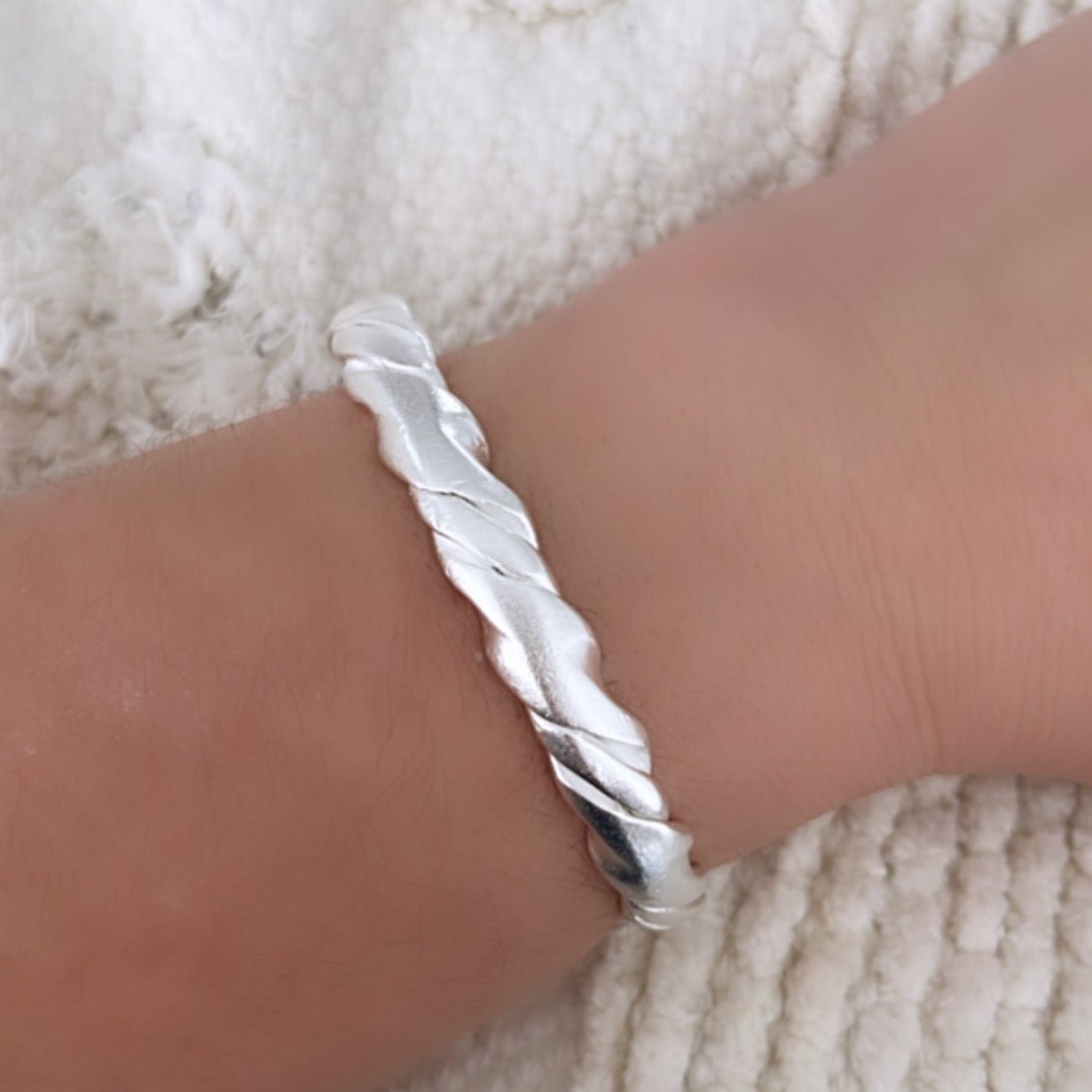 LAMAURI OPENED BRAIDED BANGLE BRACELET - Carol & Co Jewelry