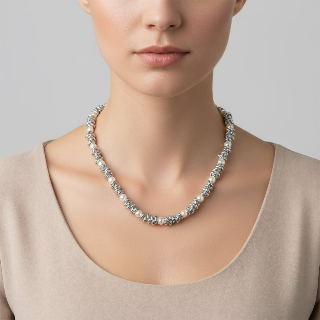 MANU PEARL RONDELLE NECKLACE - Carol & Co Jewelry