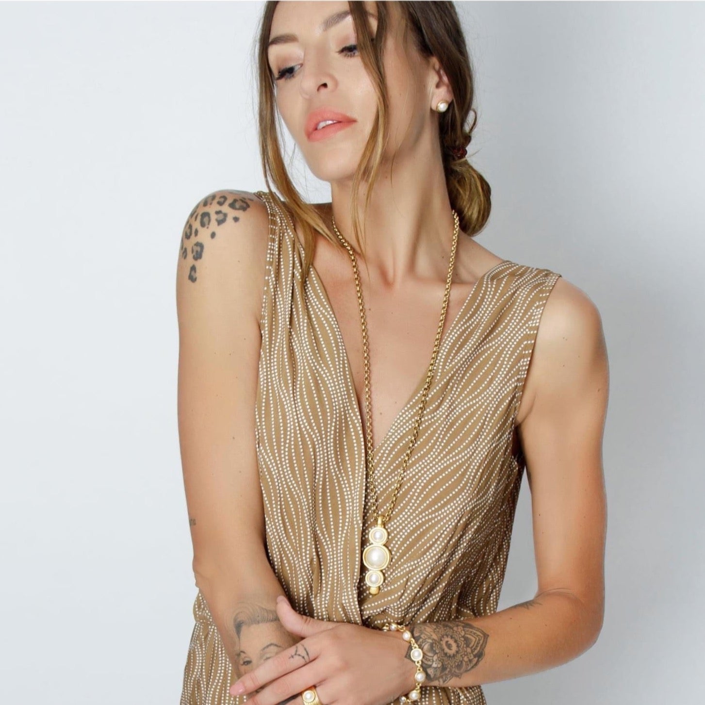 PERLADA STUD EARRINGS - Carol & Co Jewelry