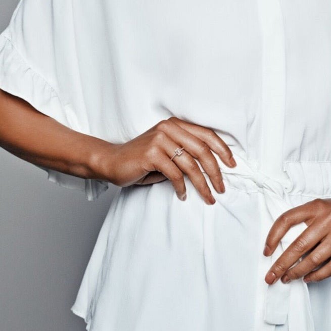 SPARKLING RECTANGULAR RING - Carol & Co Jewelry