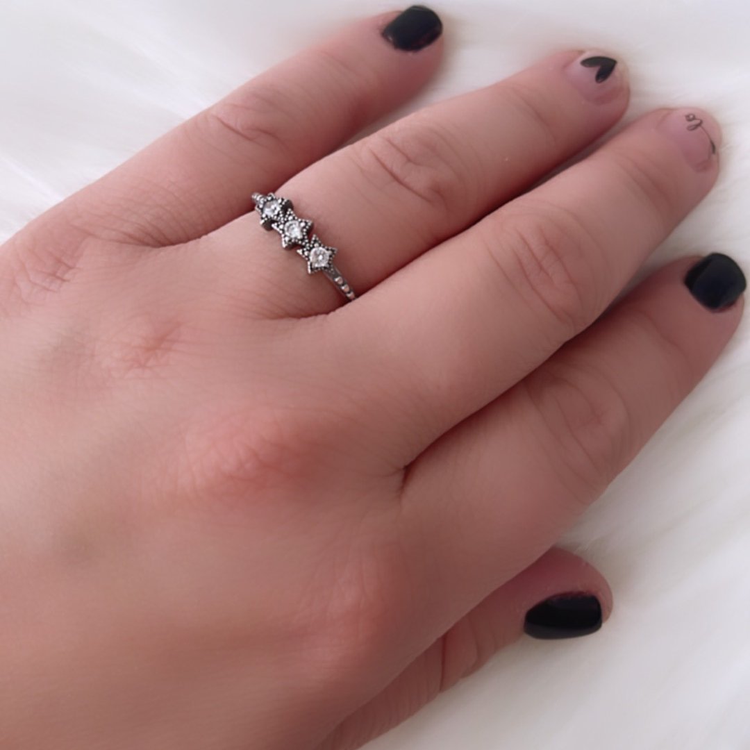 SPARKLING STARS RING - Carol & Co Jewelry