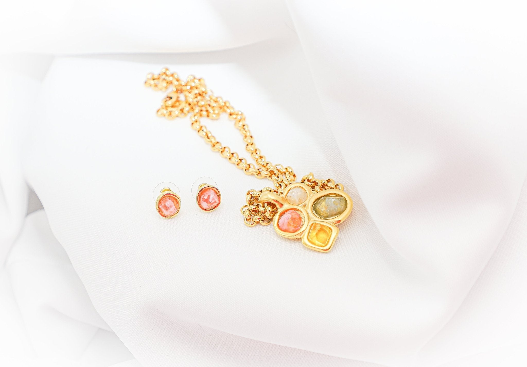 TRA-LA-RA FLOR SINGLE PINK STONE STUD EARRING - Carol & Co Jewelry