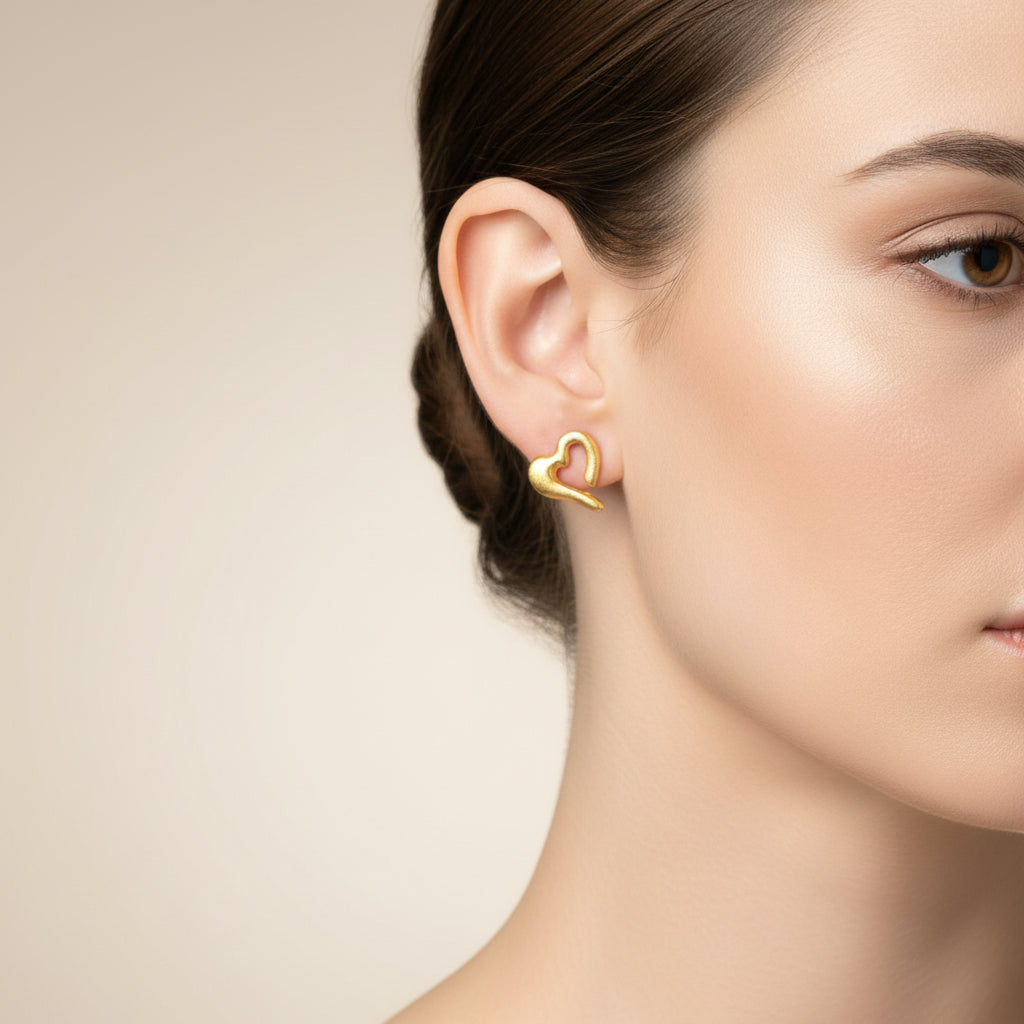 TRA-LA-RA GOLD CUORE HEART STUD EARRING - Carol & Co Jewelry