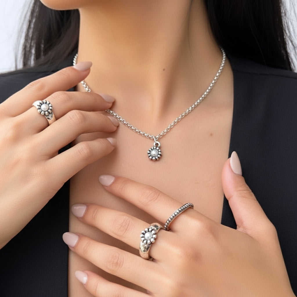 TRA-LA-RA SINGLE FLOWER GRECIA CHAIN NECKLACE - Carol & Co Jewelry