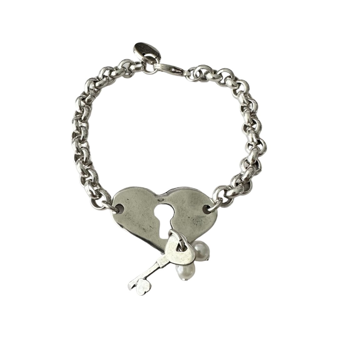 TRA-LA-RA SINGLE HEART AND PEARLS BRACELET - Carol & Co Jewelry