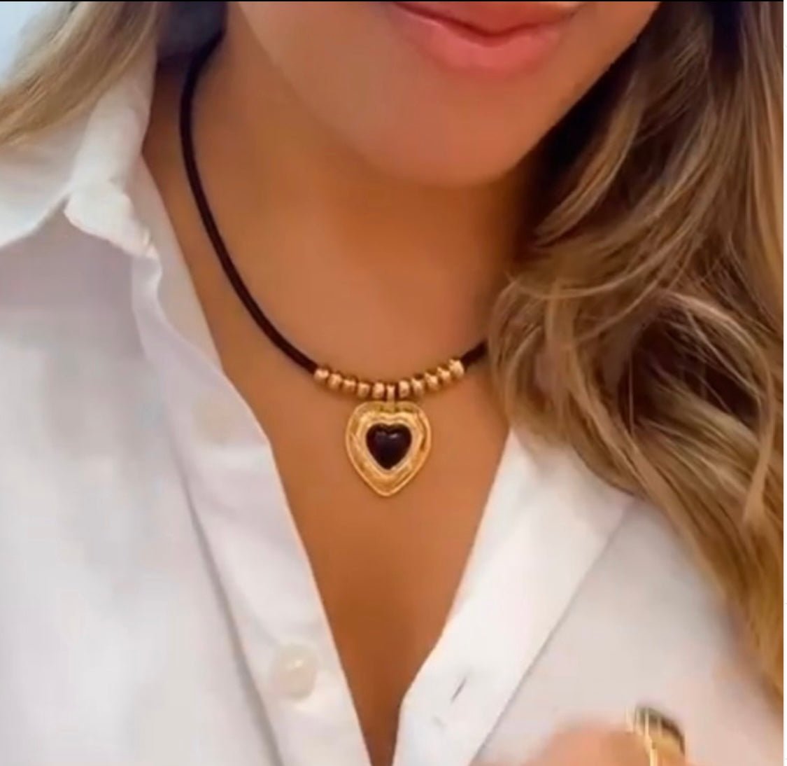 TUCCO BLACK MURANO CUORE HEART LEATHER NECKLACE