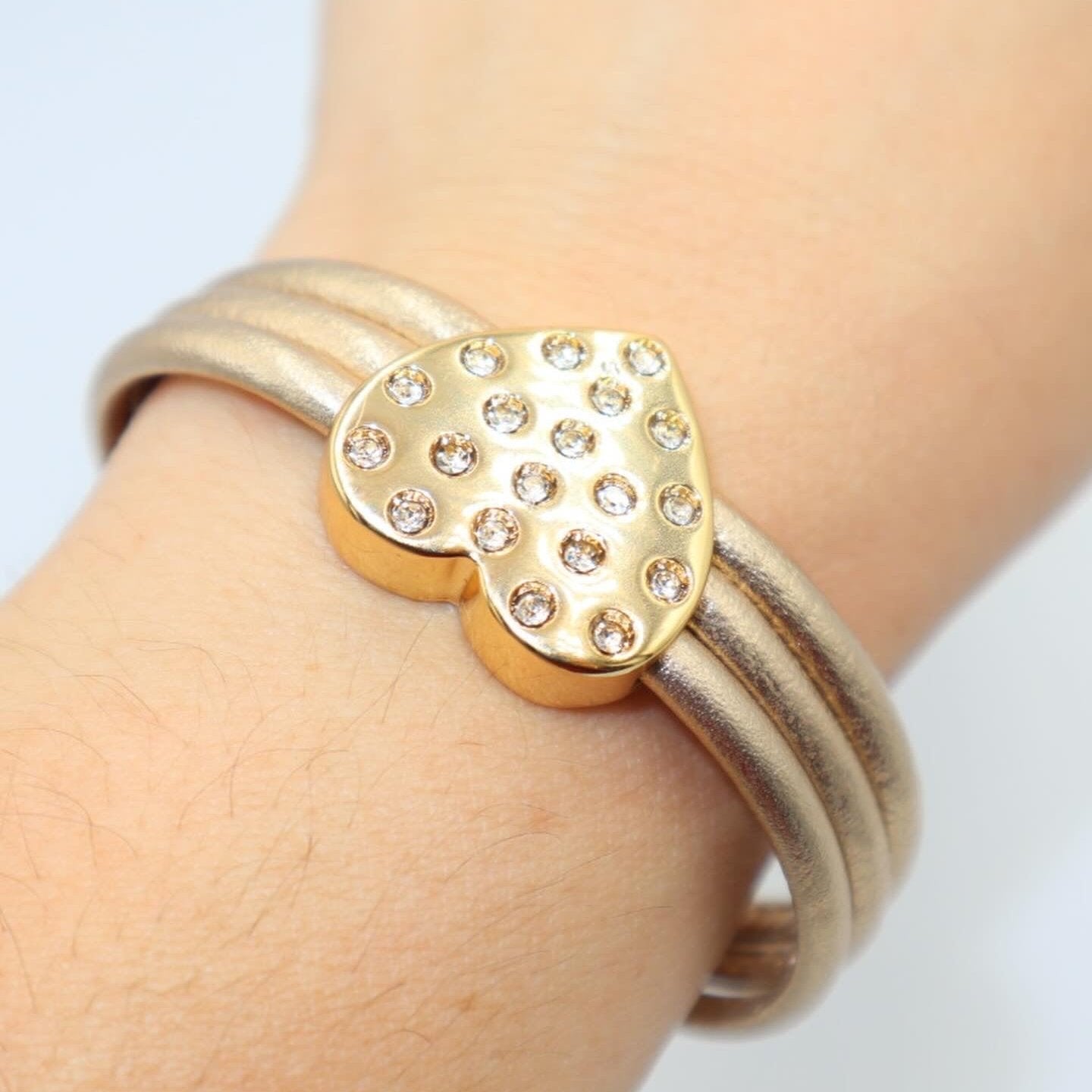 EMILIA KIPPER HEART BRASS AND LEATHER BRACELET