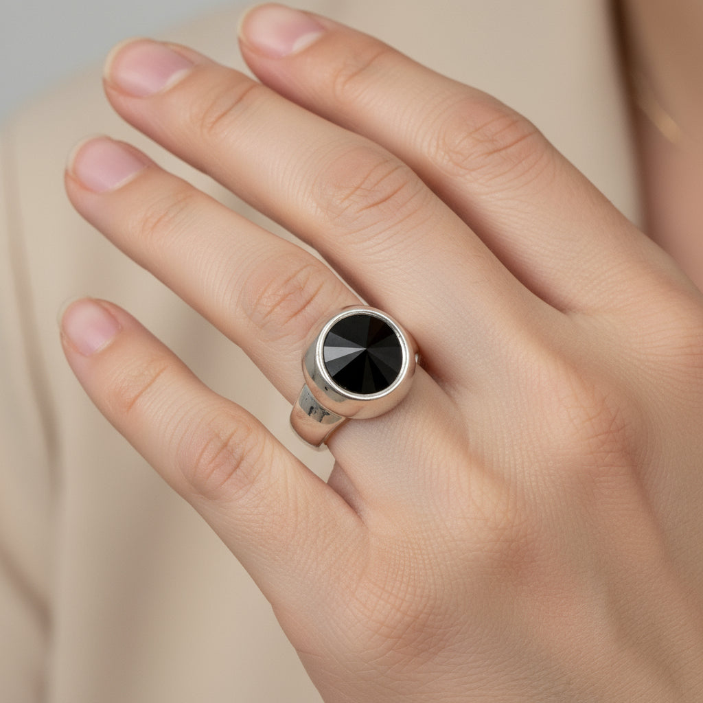 DESTELLOS BLACK CRYSTAL ADJUSTABLE RING - Carol & Co Jewelry
