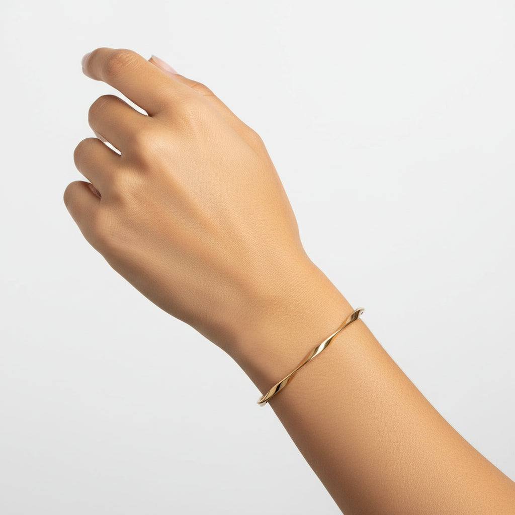 ELLA STAINLESS STEEL BANGLE - Carol & Co Jewelry