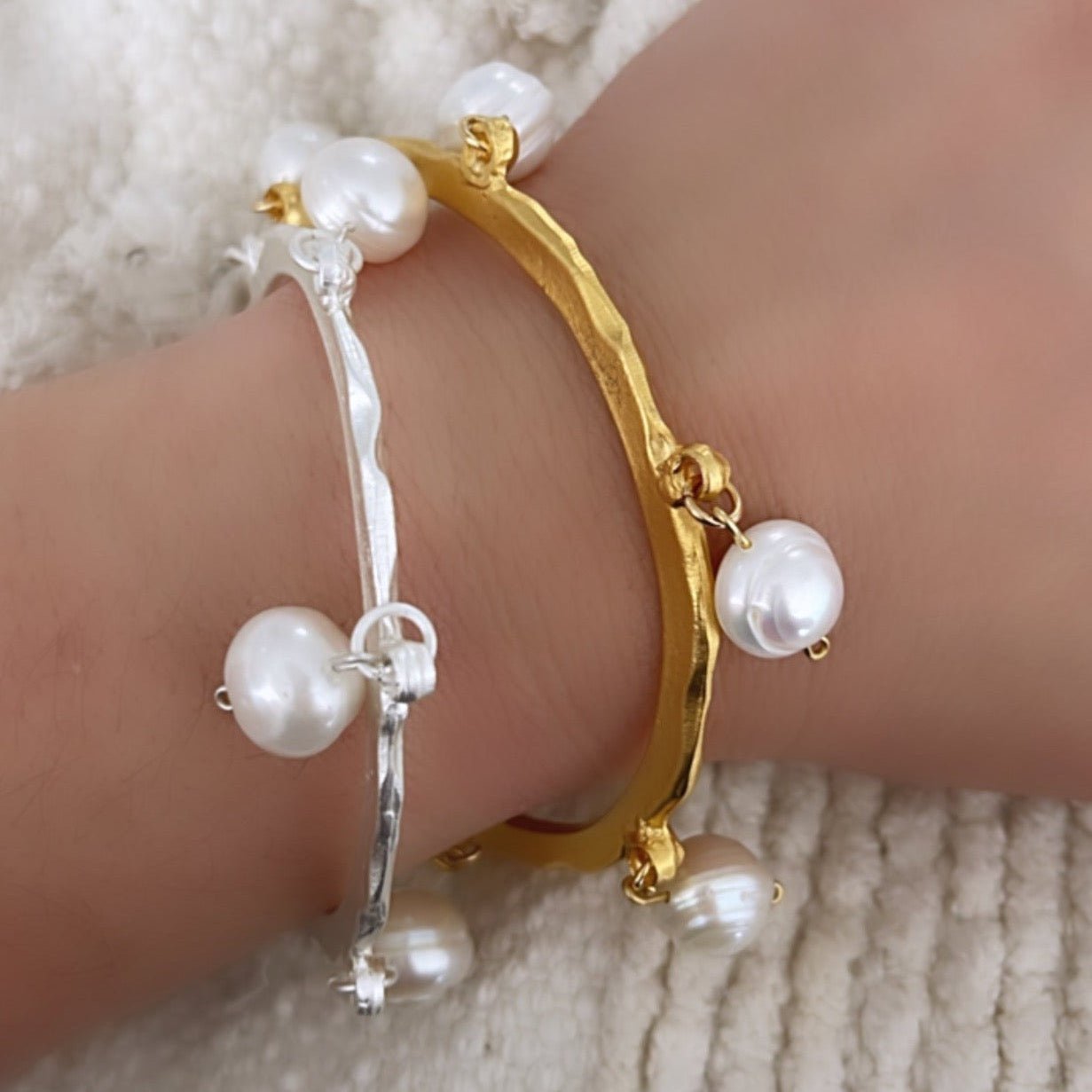 LAMAURI PEARL BANGLE - Carol & Co Jewelry