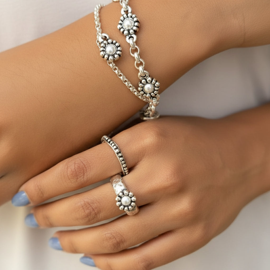 TRA-LA-RA GRECIA FLOWER RING - Carol & Co Jewelry